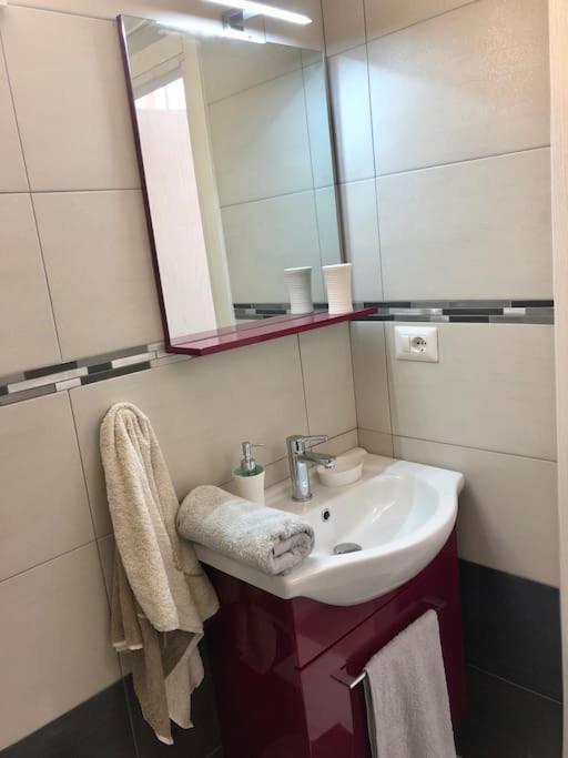 Saras Apartment Перуджа Екстериор снимка